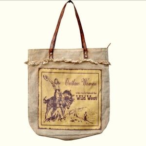 BEAUTIFUL TOTE BAG❤️. WESTERN BOHO STYLE CARRY SOMETHING DIFFERENT AND ORIGINAL